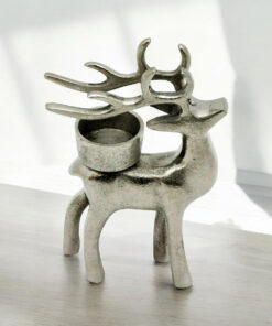 Christmas Stag Tealight Novelty Candle Holder – Decorative and Vintage Silver Candle Decor with Unique Aluminium Stag Shape for Living Room, Bedroom, Office Decor or Kitchen (13 CM)